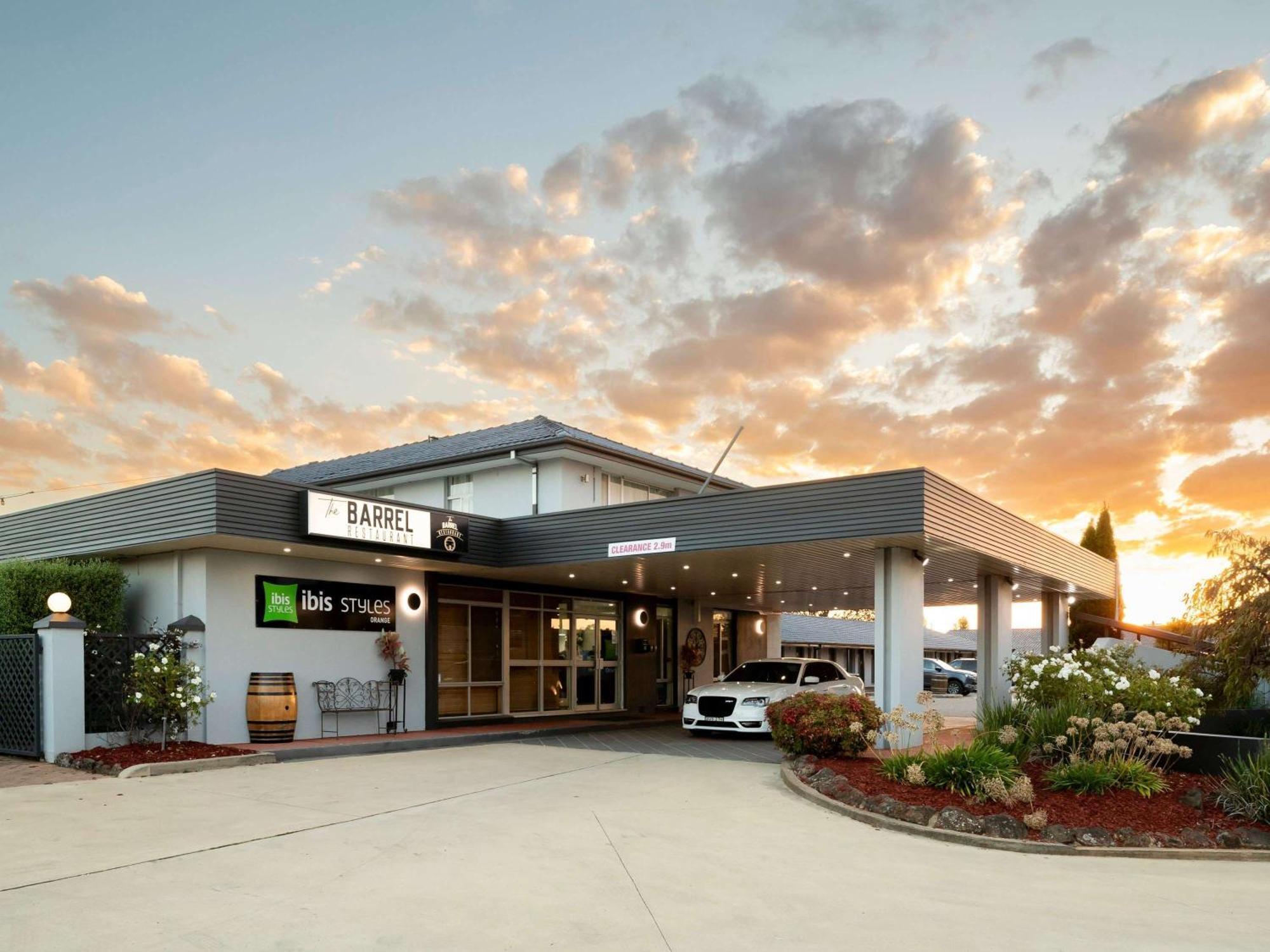 Hotel Ibis Styles Orange Exterior foto